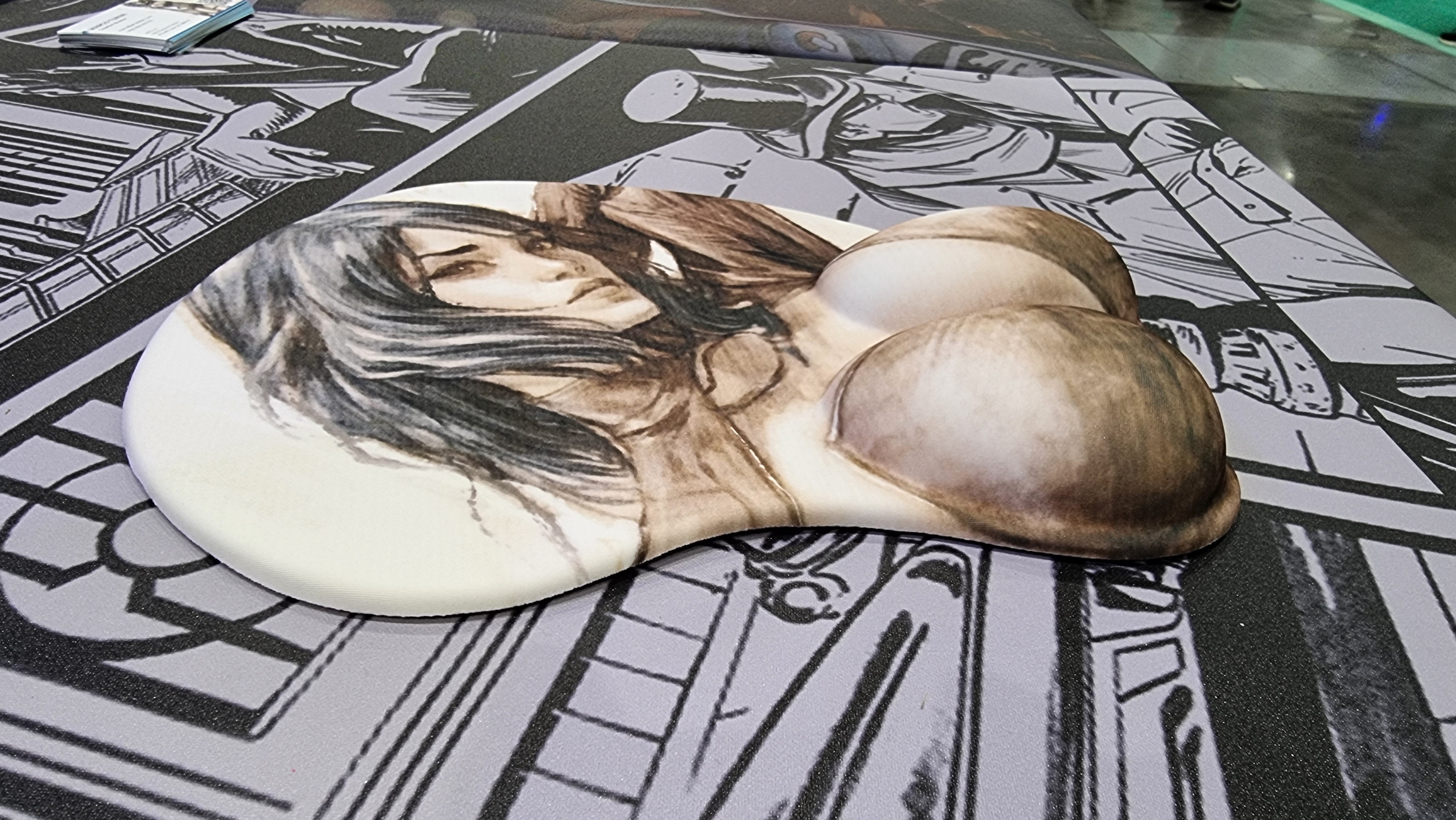 Luna - Incredibly Seductive, Sketch | Gaming mouse pad